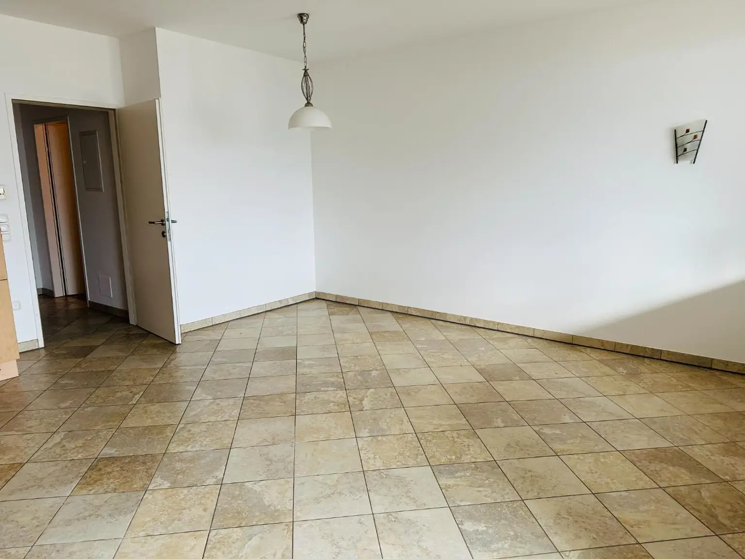 Wohn- Schlaf- Essbereich