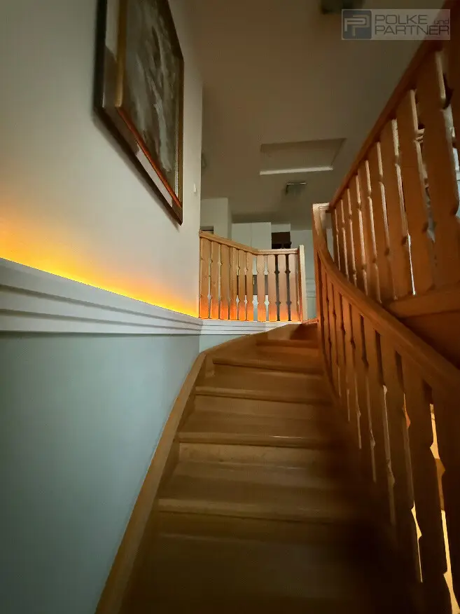 GARTENPARADIES   -  9.000 M² - 
LANDHAUS IN PARKLANDSCHAFT  
NUR 30 MINUTEN VON WIEN