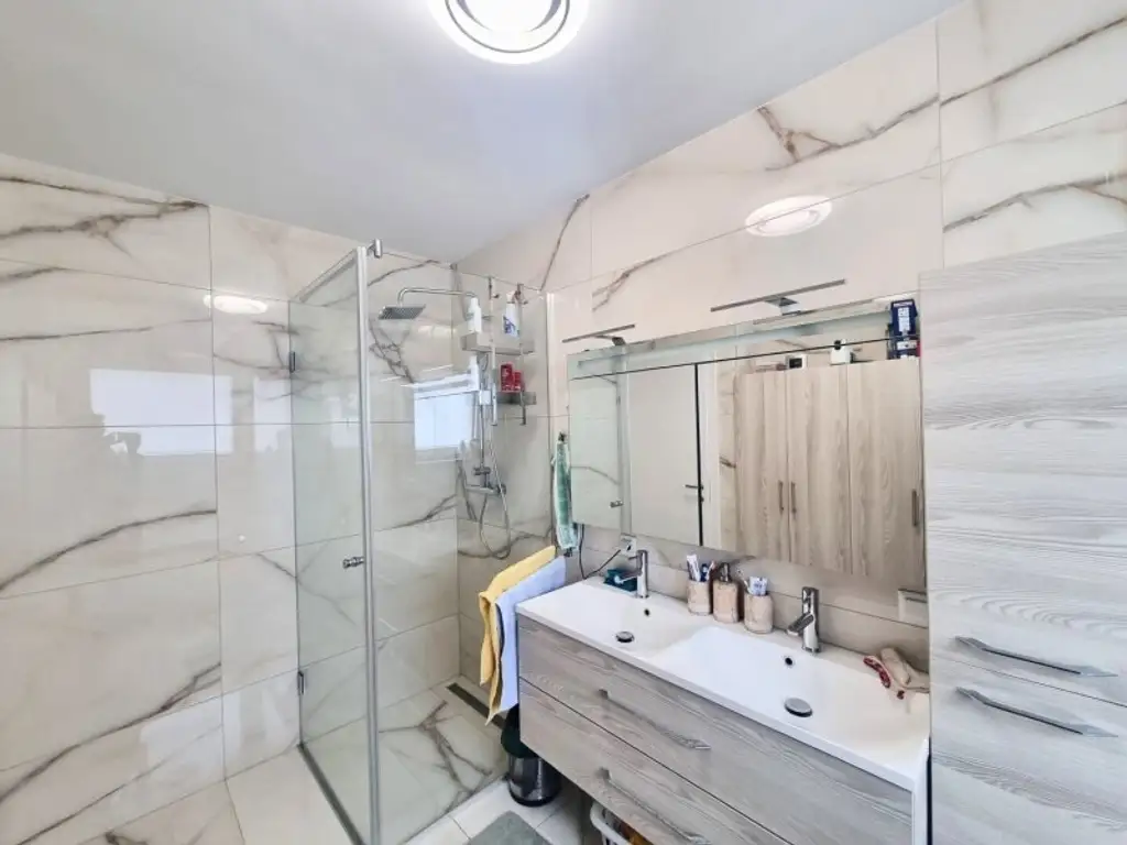 Ruhiges Wohnen vor den Toren Wiens – 6 Zimmer, 2 Bäder, Garten, Wintergarten & zwei Stellplätze