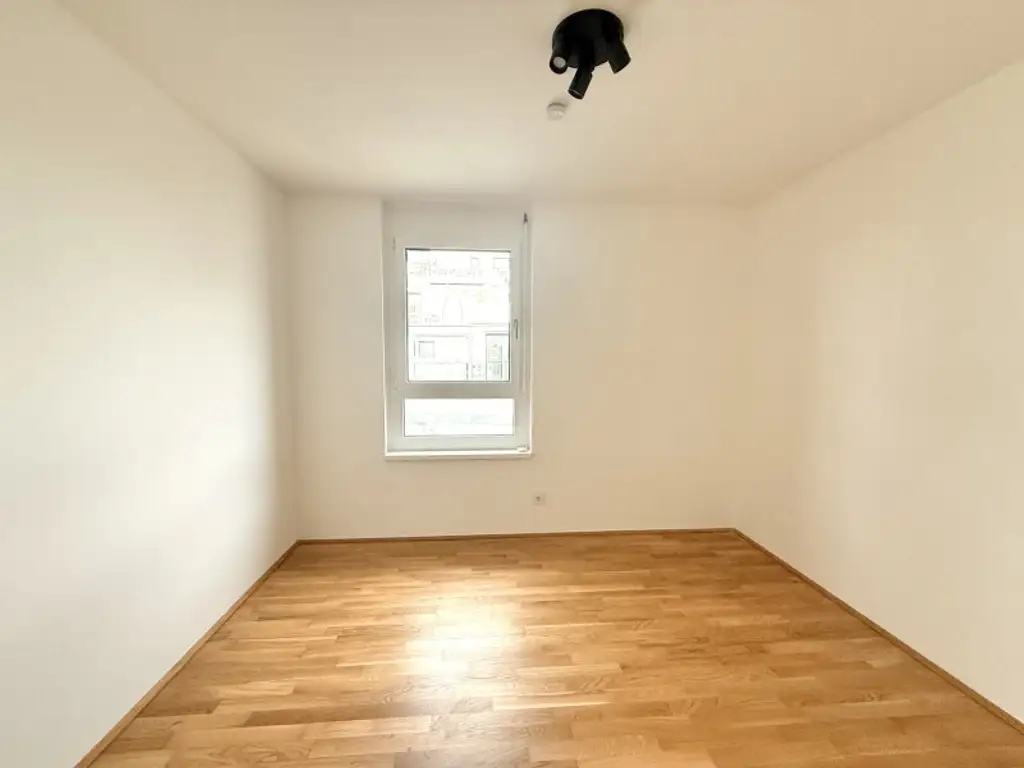 gut aufgeteilte 4-Zimmer Wohnung mit 2 WC's und einem südwest Balkon