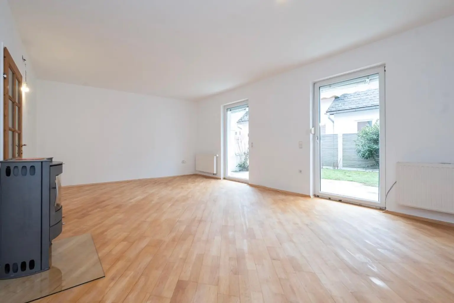 Wohn- und Essbereich 3 mit Ausgang  zum Garten