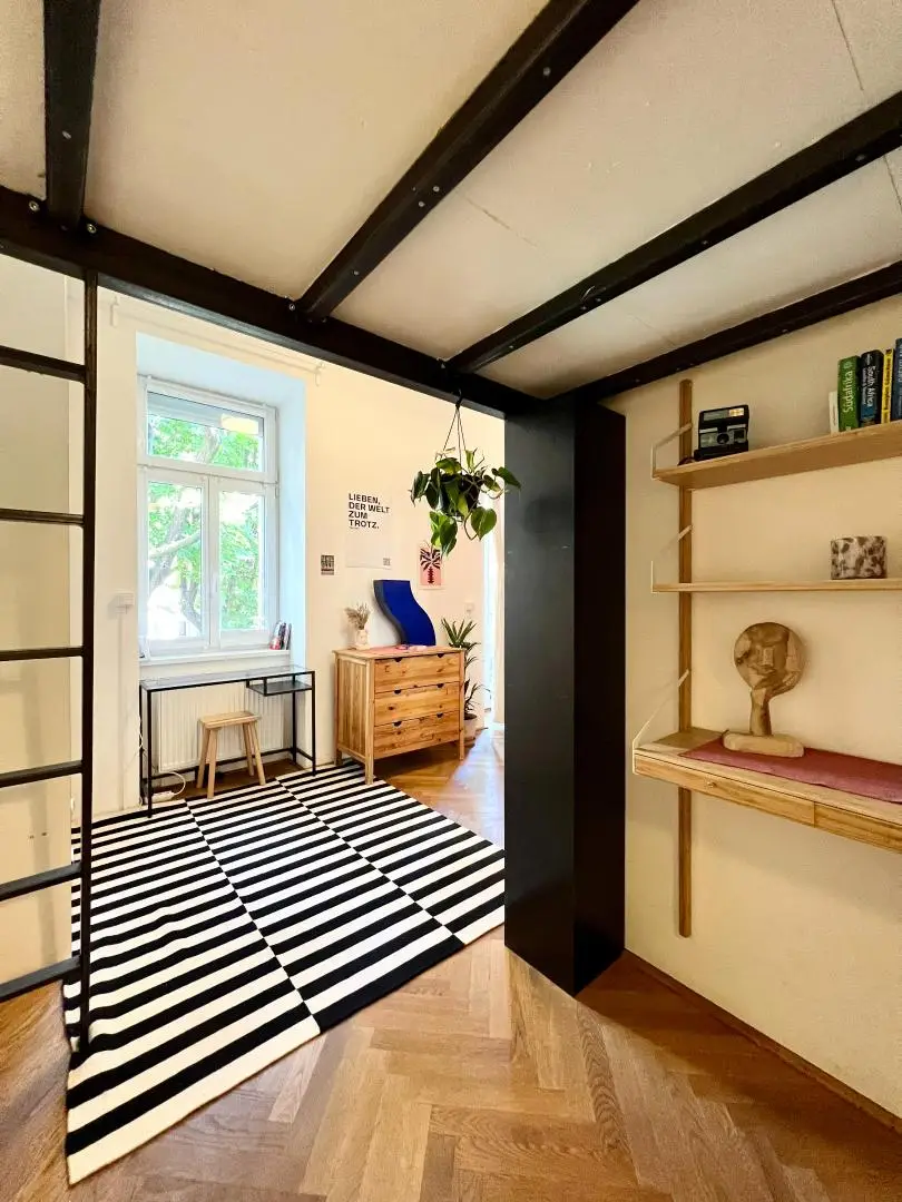 Blick unter dem Hochbett