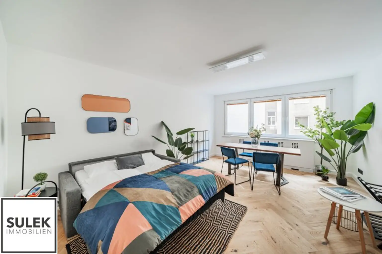 Ruhige, sanierte 3,5 Zimmer Wohnung mit Designer-Bad und Küche + Garage (optional!) in Mariahilf - beziehbar ab 01/26!