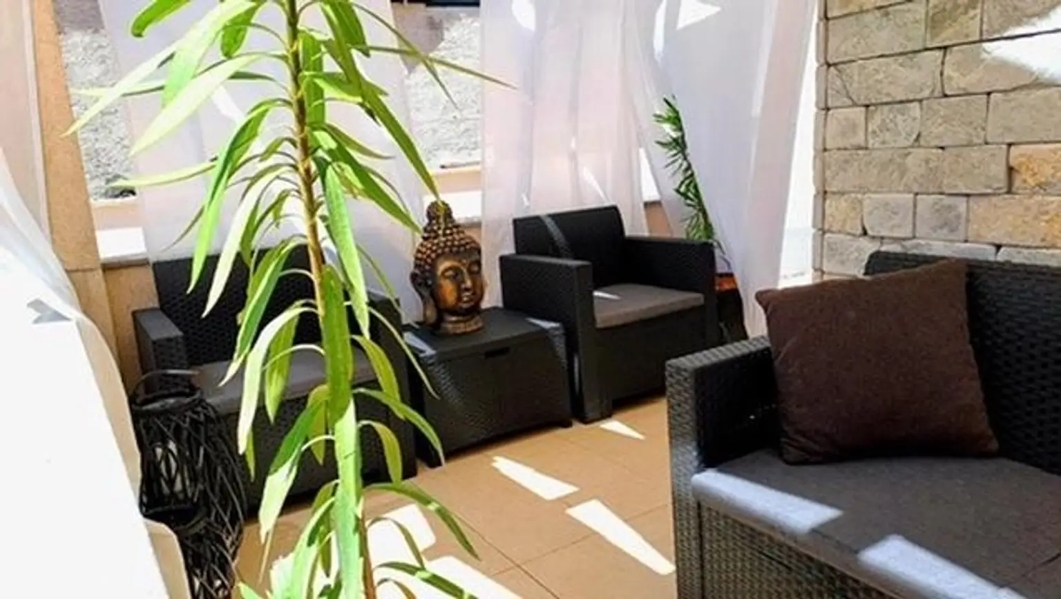 EBF600D3-CB29-49A6-A808-96252638EC81_4_5005_c