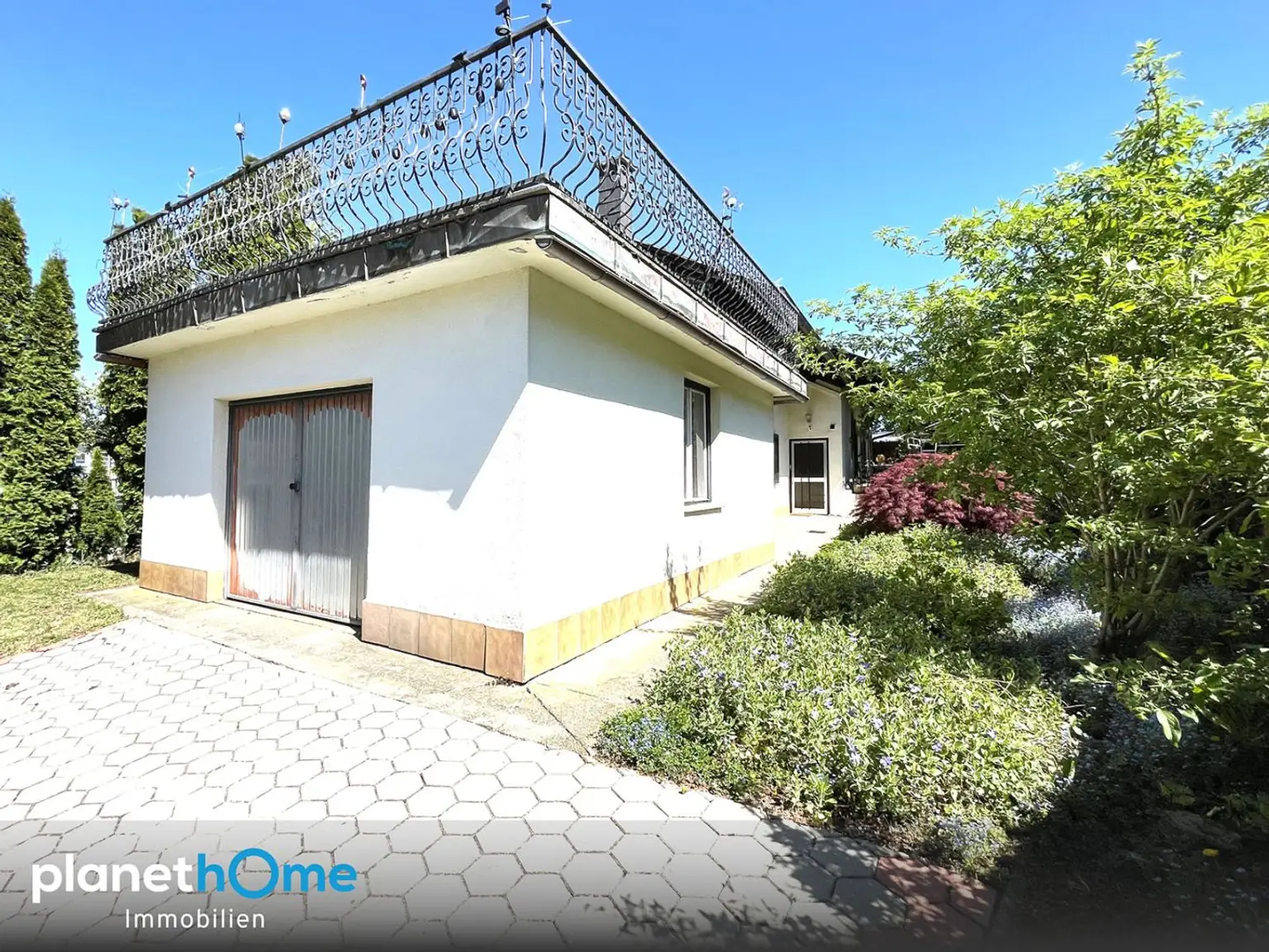 Zufahrt und Garage_1