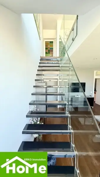 Moderne Dachwohnung auf 2 Etagen und 26m2 Terrasse