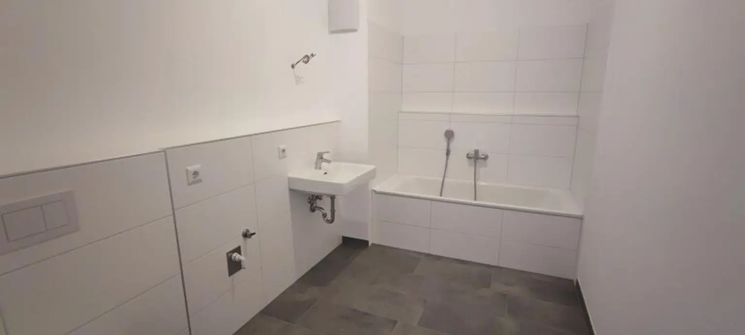 "Alles was ich brauche" - moderne 2-Zimmer-DG-Wohnung am Stadtrand von Salzburg