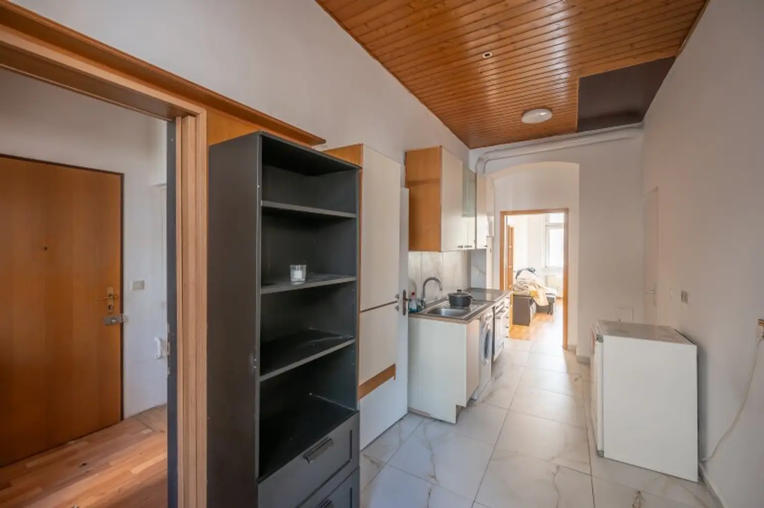 ++NEU++ sanierungsbedürftige 2-Zimmer Altbauwohnung mit Balkonoption