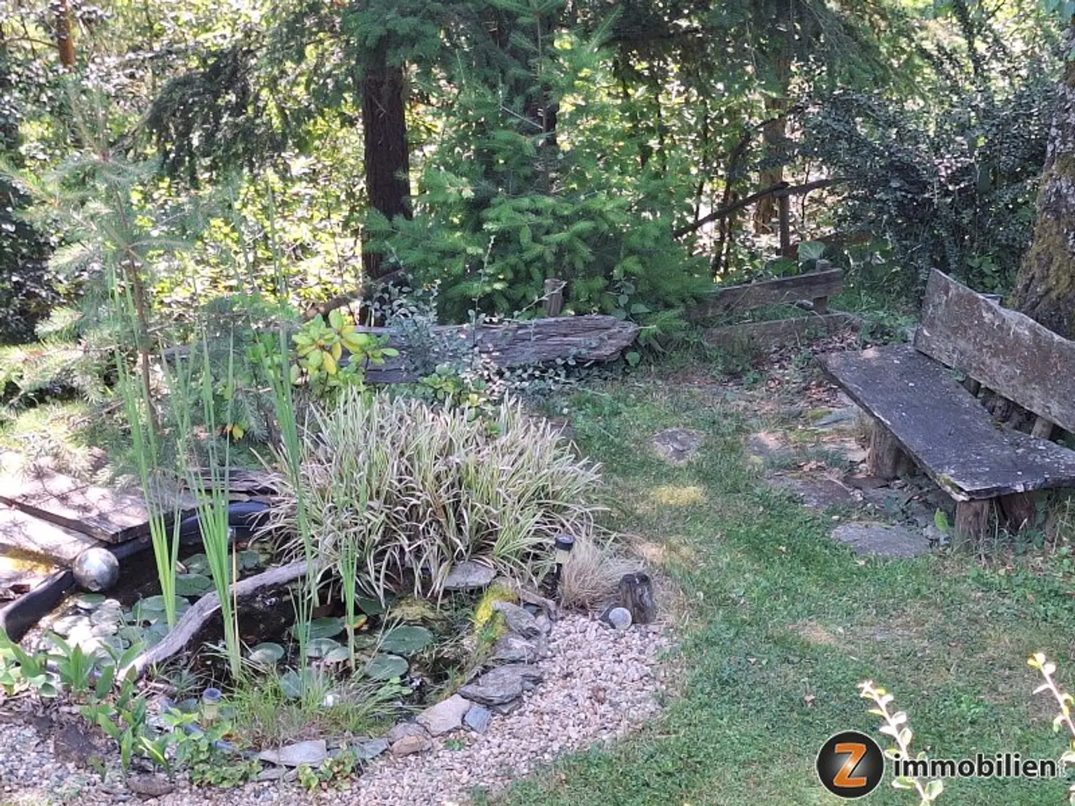 Gepflegtes Landhaus mit Naturgarten zum Sofortbezug