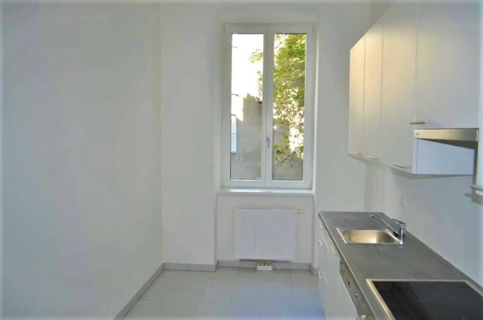 LAZARETTGASSE - NADLERGASSE, AKH-Nähe, sonnige 68 m2 Altbau, 2 Zimmer, Wohnküche, Wannenbad, Parketten, SAT/TV, 3. Liftstock