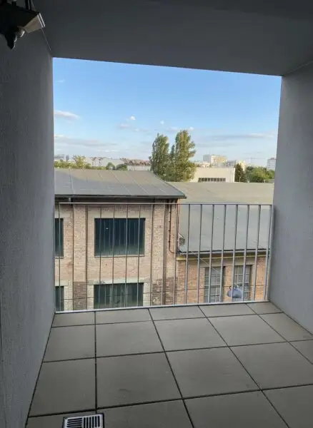 Helle 3 Zimmerwohnung mit Loggia und KFZ- Stellplatz