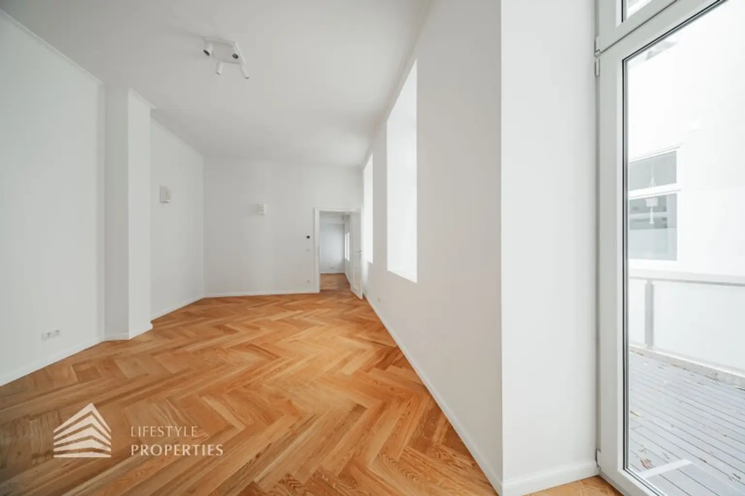 Erstbezug! Schöne 2-Zimmer Wohnung mit Terrasse, Nähe Burggasse