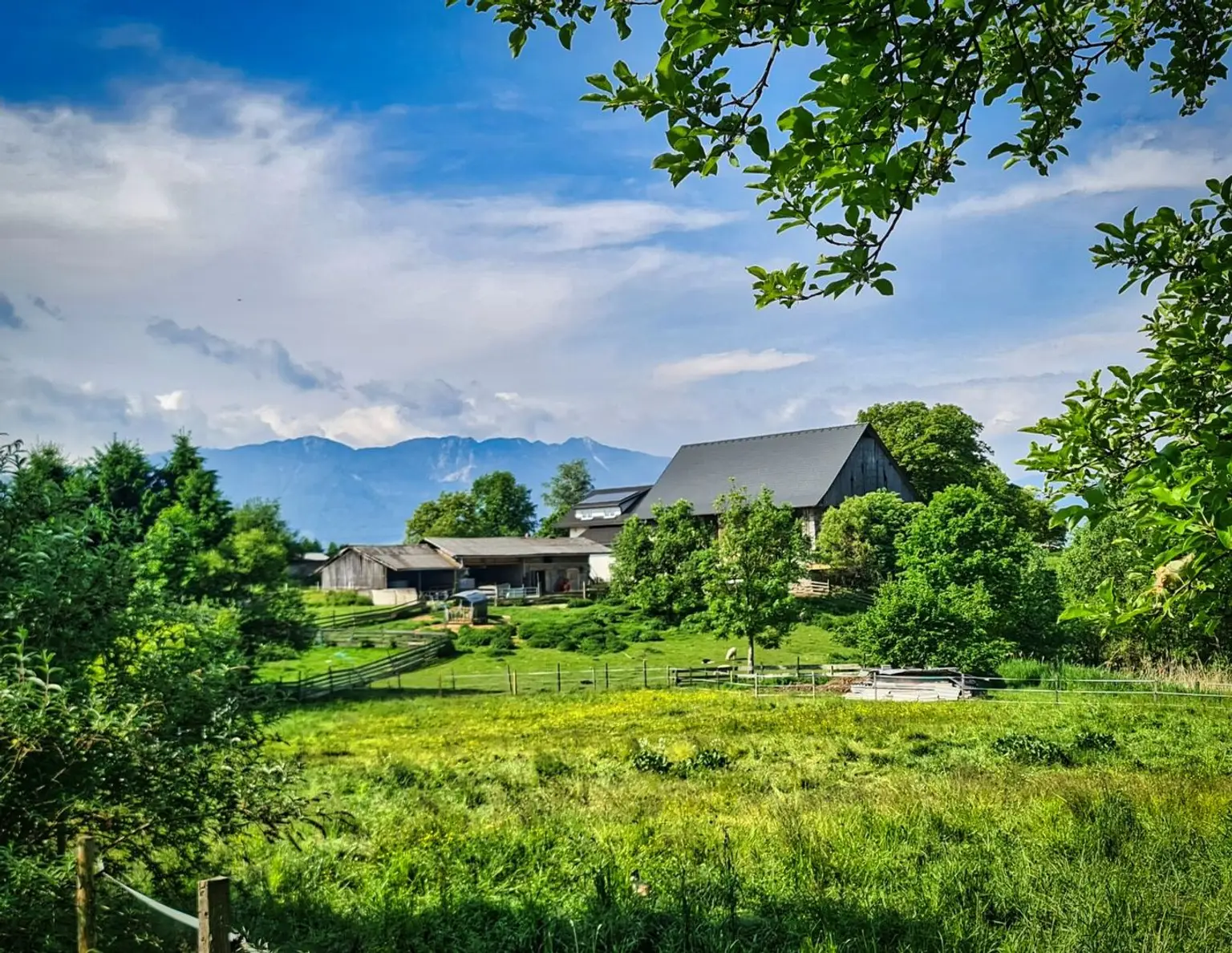 Einzigartiges Paradies für Mensch und Tier in herrlicher Aussichtslage