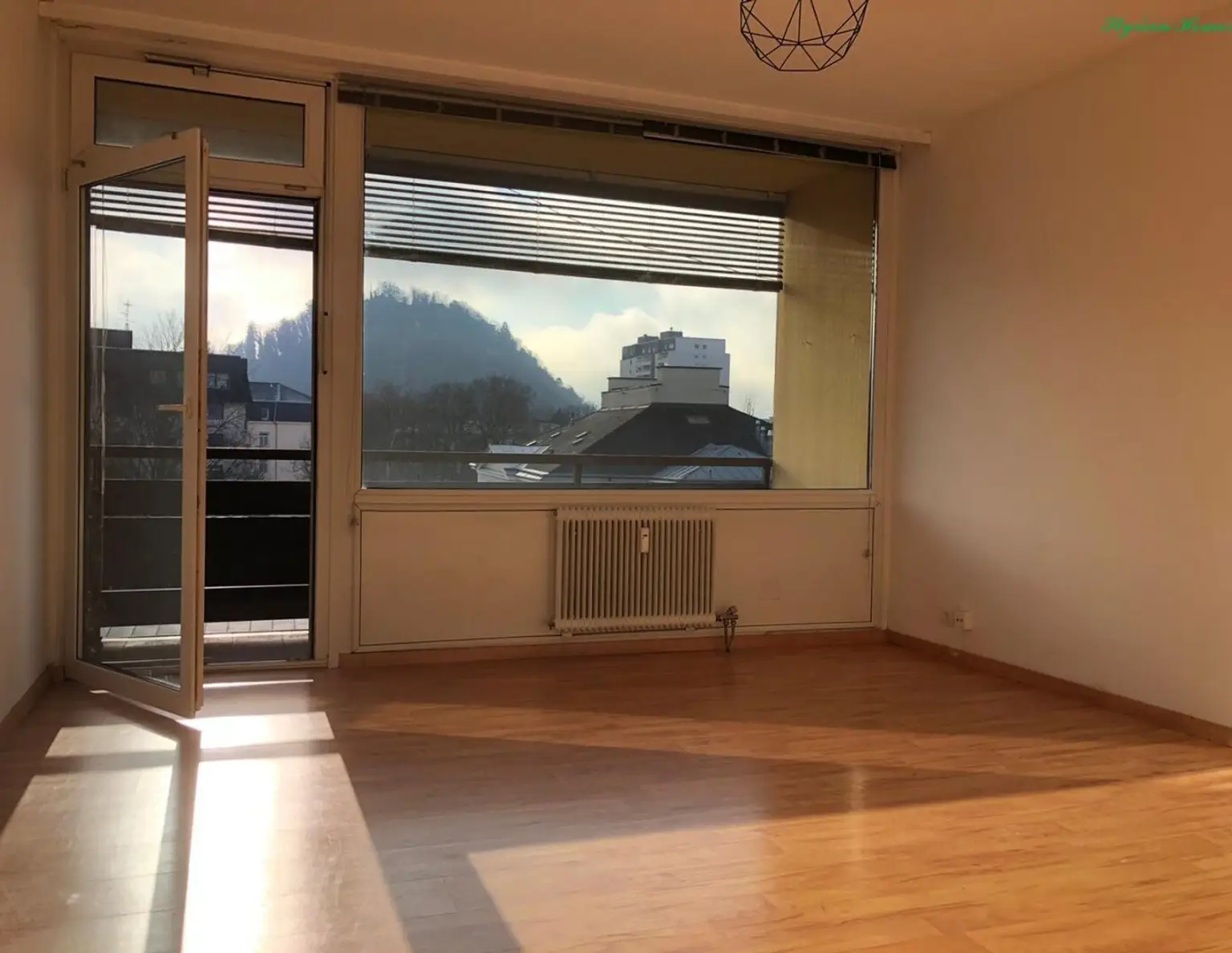 TOPLAGE am Hasnerplatz mit Schloßbergblick Wohnung 35 m² 1 Zimmer mit Einbauküche, BALKON und PARKPLATZ PROVISIONSFREI