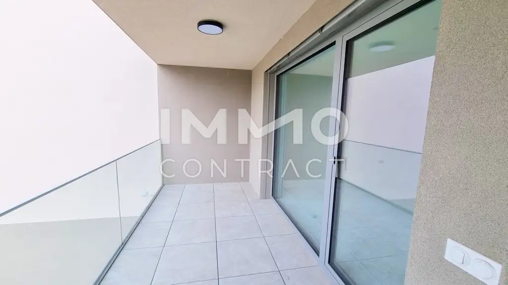 Erstbezug: Helle 2-Zimmer-Wohnung mit gemütlicher Loggia in Münichsthal