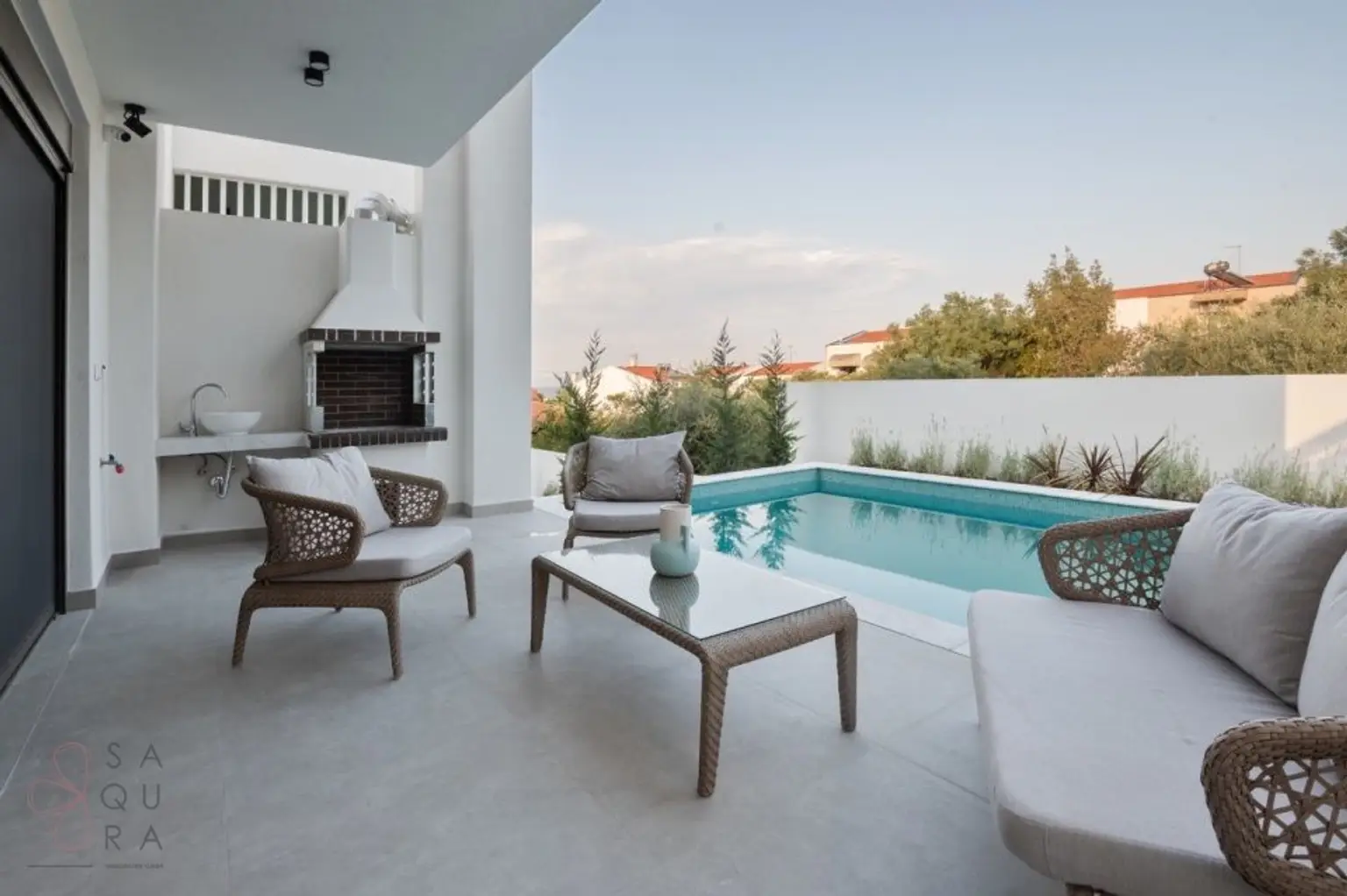 Exklusive Neubau-Maisonette in Polihrono – Drei Etagen moderner Luxus am Meer