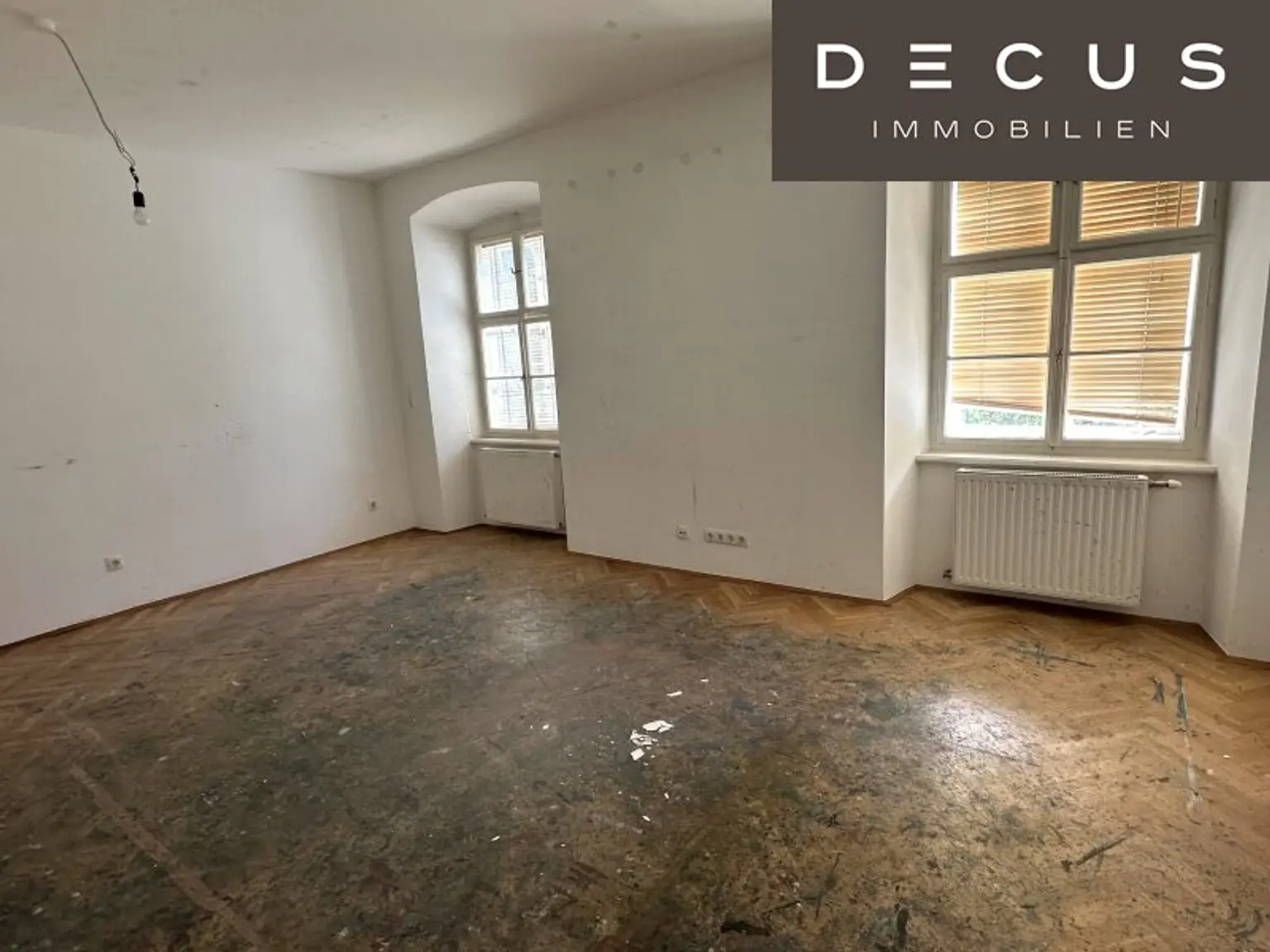 + + + verbindbare Erdgeschossflächen ca. 210 m² + + + SCHLOSS HETZENDORF + + +