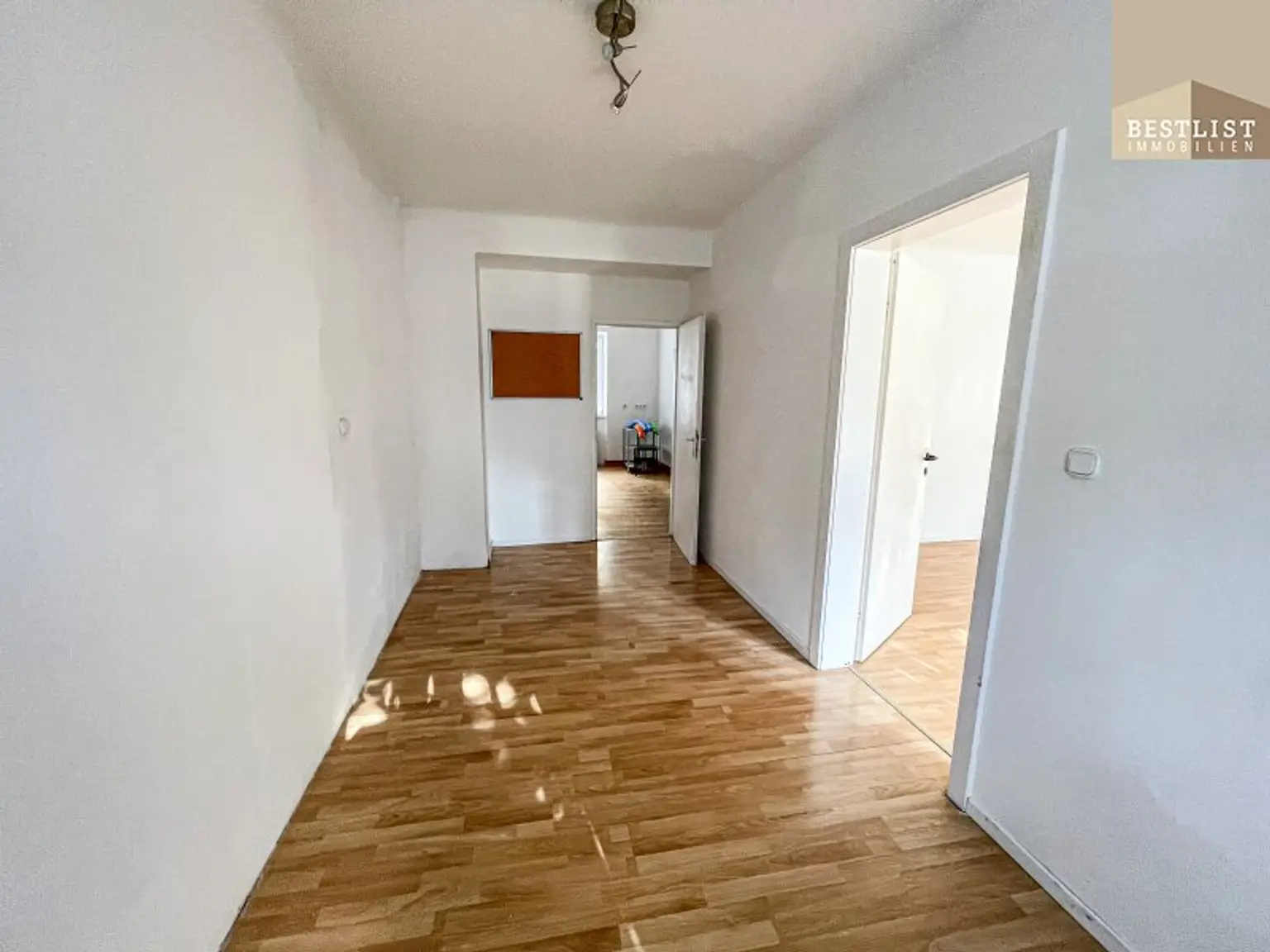 Zinshaus in Baden: 346 m², gepflegt, top Rendite für 550.000 €!