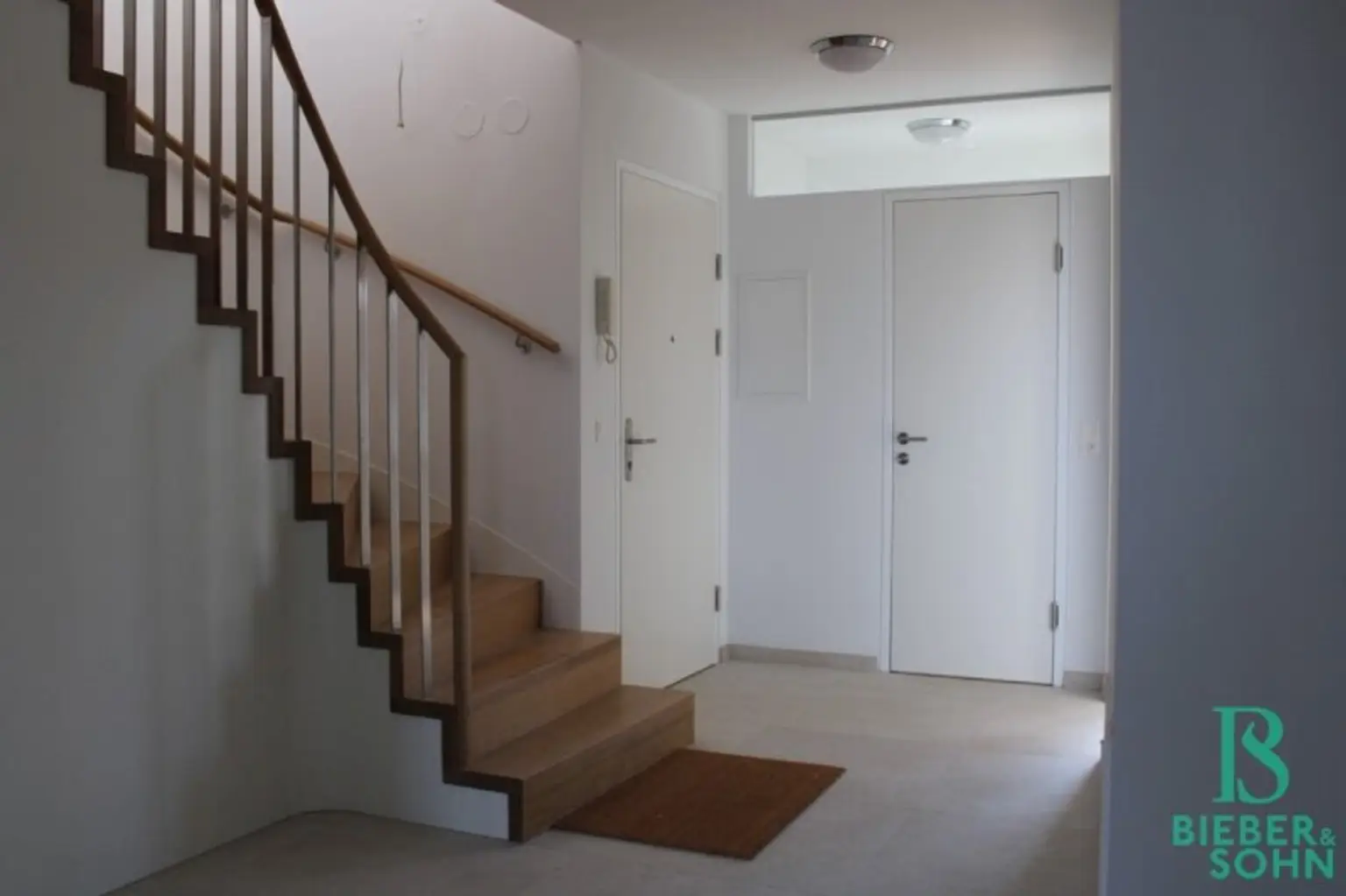 Eingangsbereich / Zimmer 3 / WC