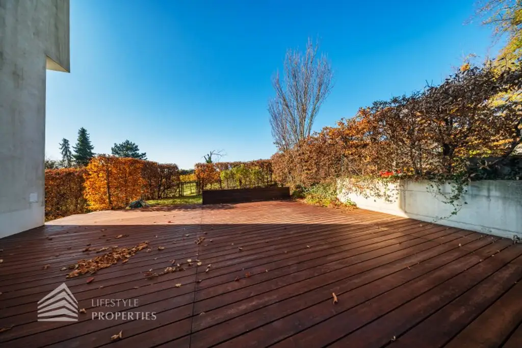 Wunderschöne 4 - Zimmer Wohnung mit Terrasse und Garten