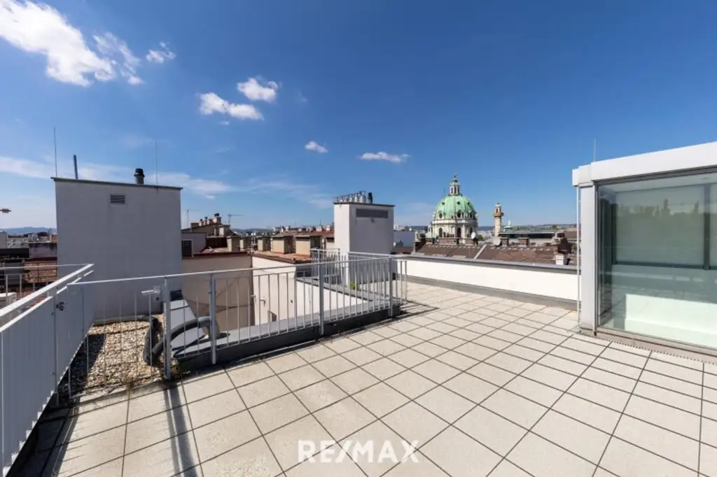 Stadthaus im Dach: Palais-Charme auf drei Etagen