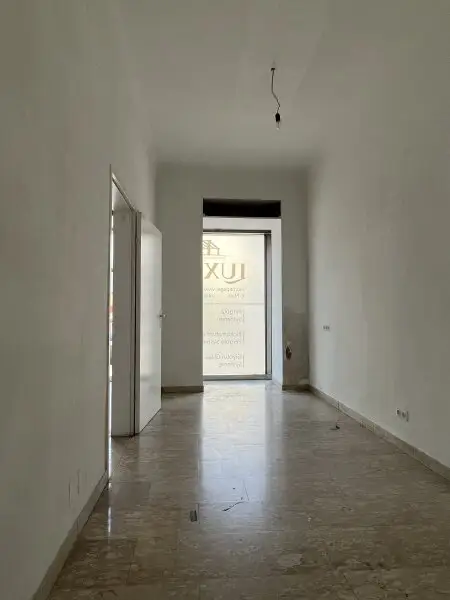 220 m² Geschäftsfläche für Büro/ Praxis/ Lokal mit großen Auslagenfronten nähe Hütteldorfer Straße!