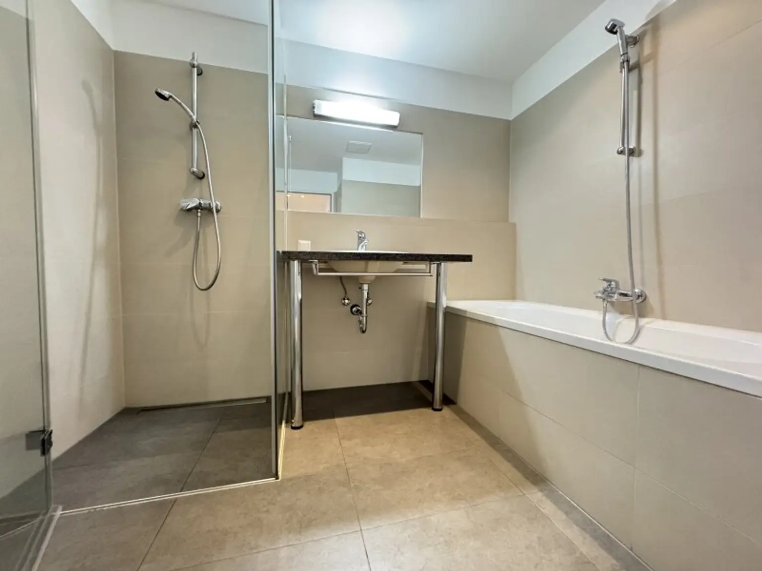 Traumhafte 3-Zimmer-Dachgeschoßwohnung mit Loggia in Döbling!
