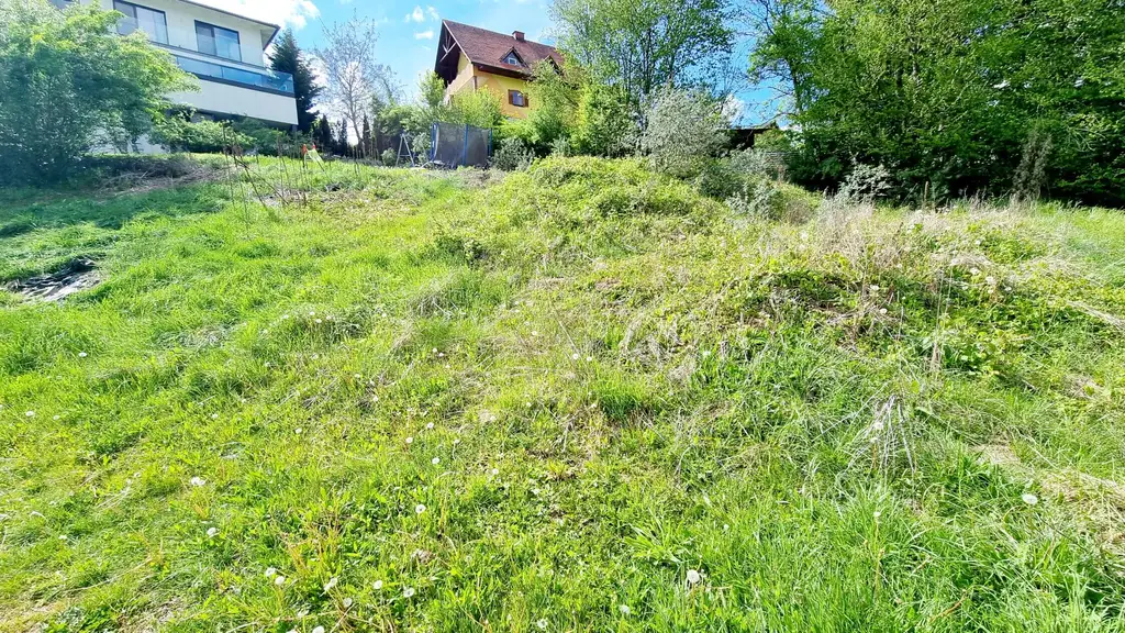 Sonniges Grundstück für Bungalow in Mantscha mit Planung und Baugenehmigung