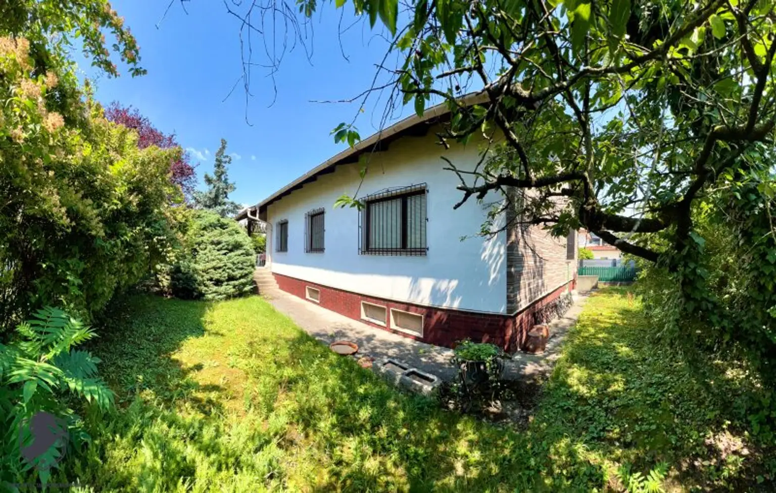 Einfamilienhaus mit großzügigem Grundriss und gepflegtem Zustand