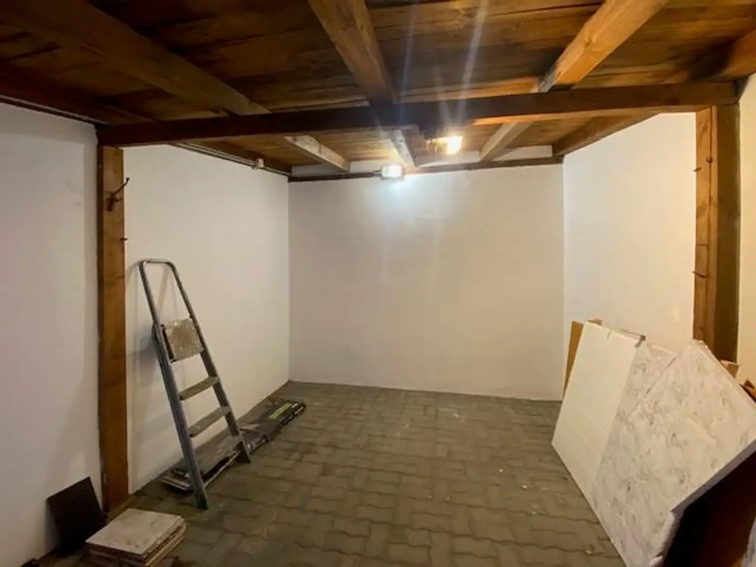 Schuppen hinterm Haus