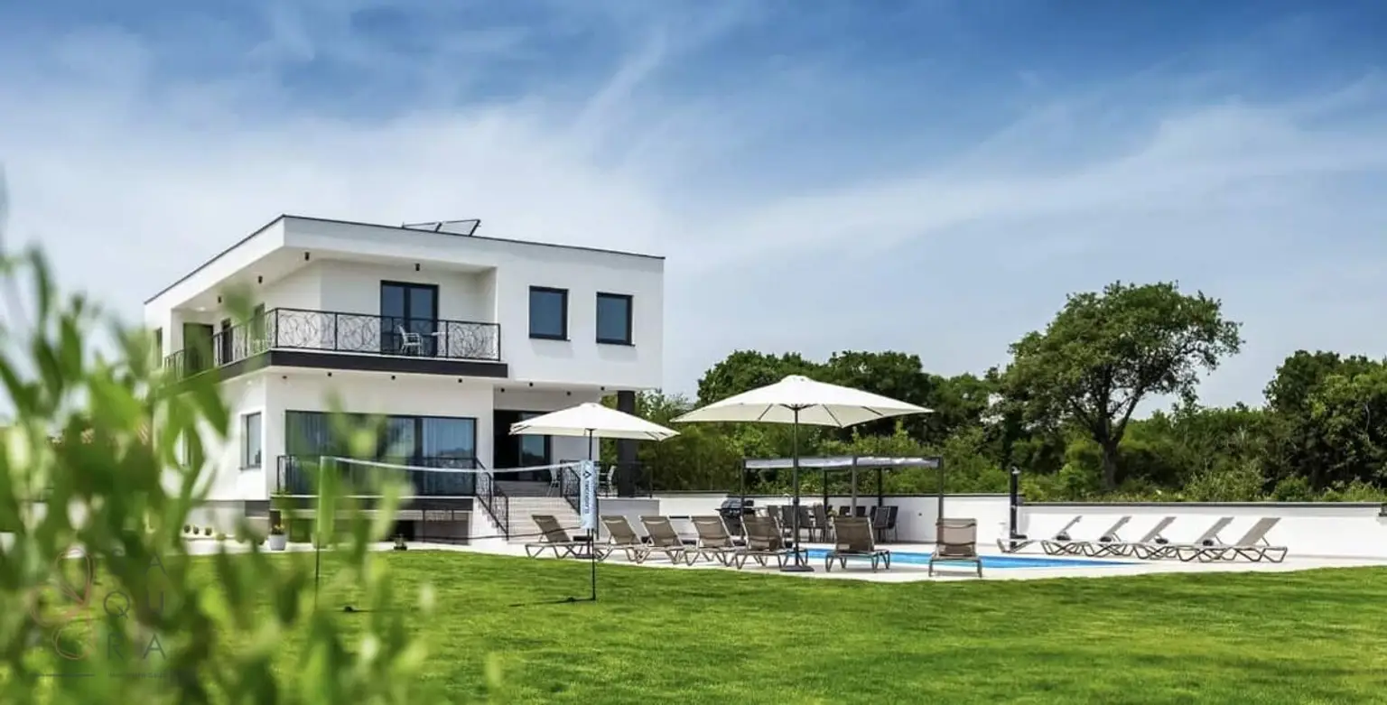 Modernes Anwesen in Pula – Mediterraner Luxus und Investitionschance