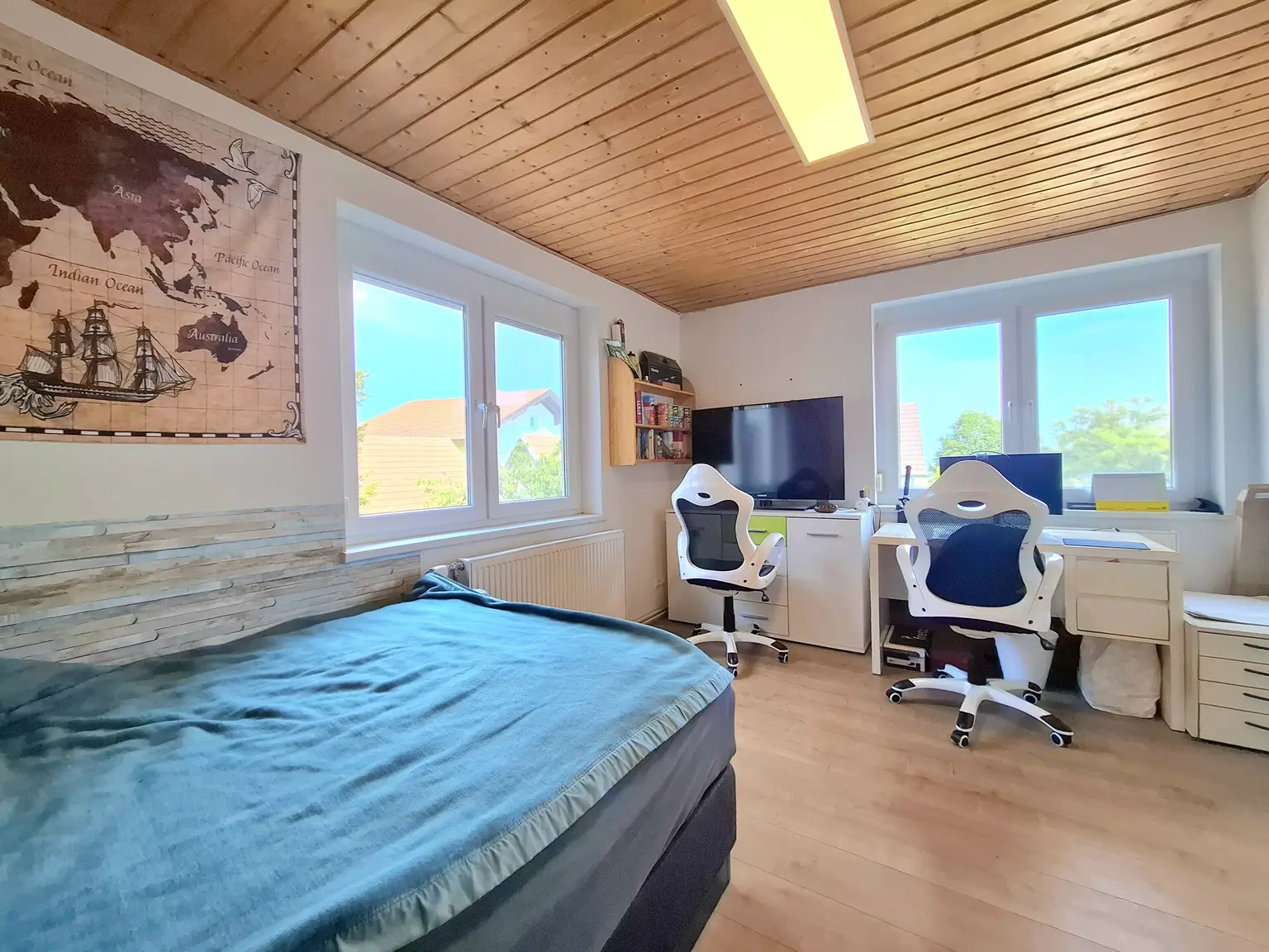 Vielseitig nutzbare Liegenschaft mit ausreichend Platz und herrlichem Blick auf die Hohe Wand