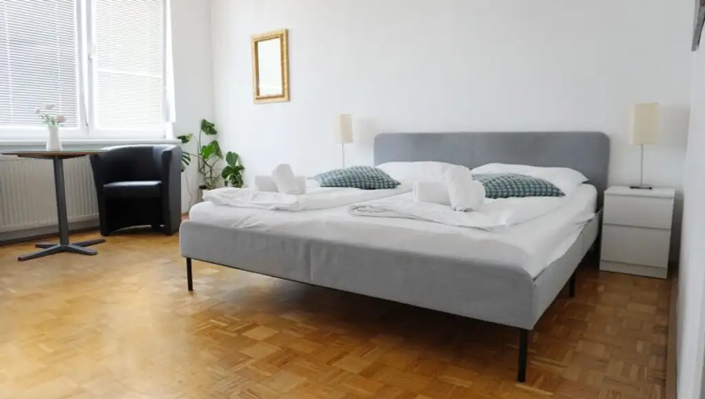 Helle Citywohnung mit Ausblick – Möbliertes 1-Zimmer-Apartment nahe Naschmarkt