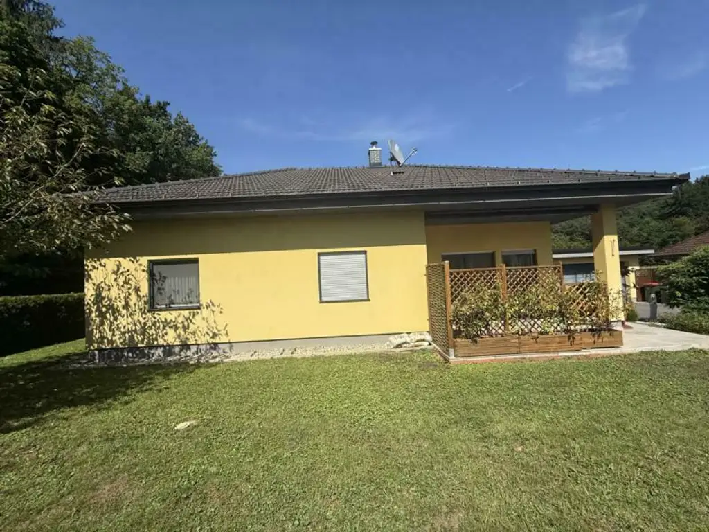 *** Eleganter und stilvoller Bungalow in begehrter Siedlungslage *** unmittelbare Nähe zur Stadt Feldbach ***
