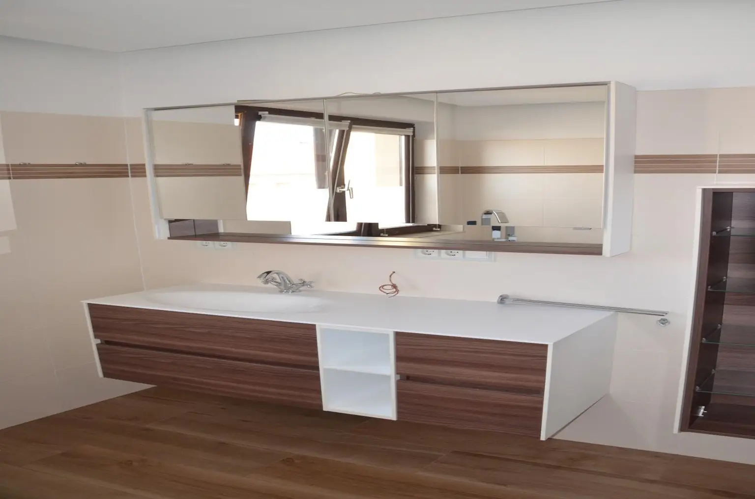 Moderne 4-Zimmer-Wohnung mit Wintergarten und Balkon