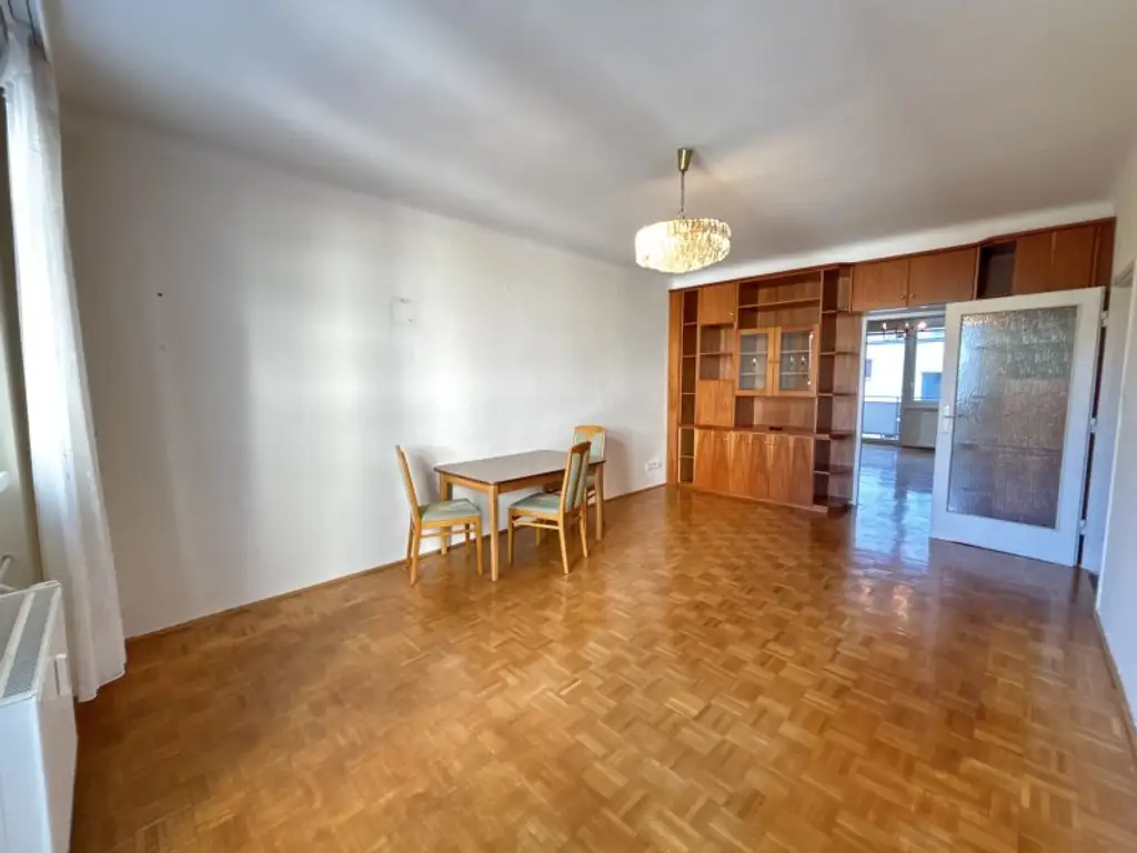 MITTEN im ALTEN ORT + PERFEKT für ZWEI + LOGGIA + nächst Kirche ALT-OTTAKRING!
