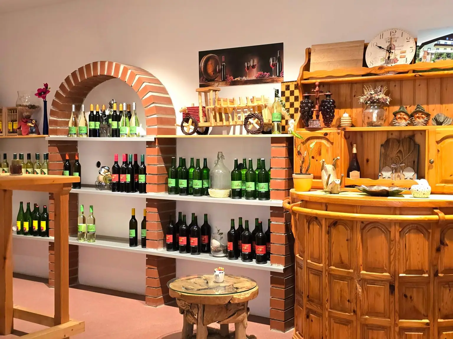 Großes Haus für Visionäre in Aussichtslage (Buschenschank, Weingärten)