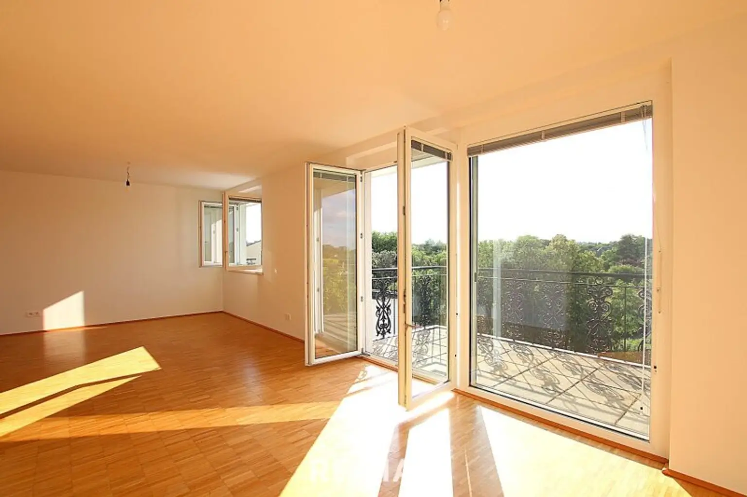 Panoramablick beim Park - großzügige 3-Zimmer Wohnung in Bestlage:  grün, ruhig, hell!