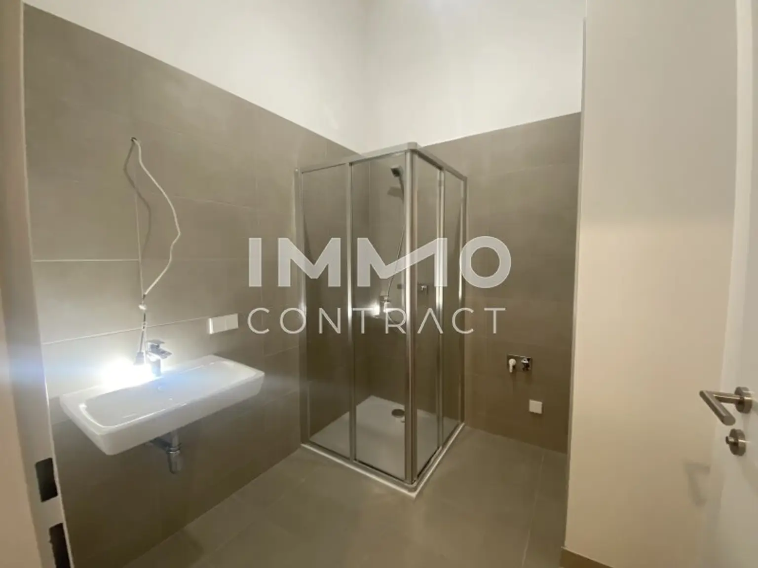 Badezimmer mit Dusche