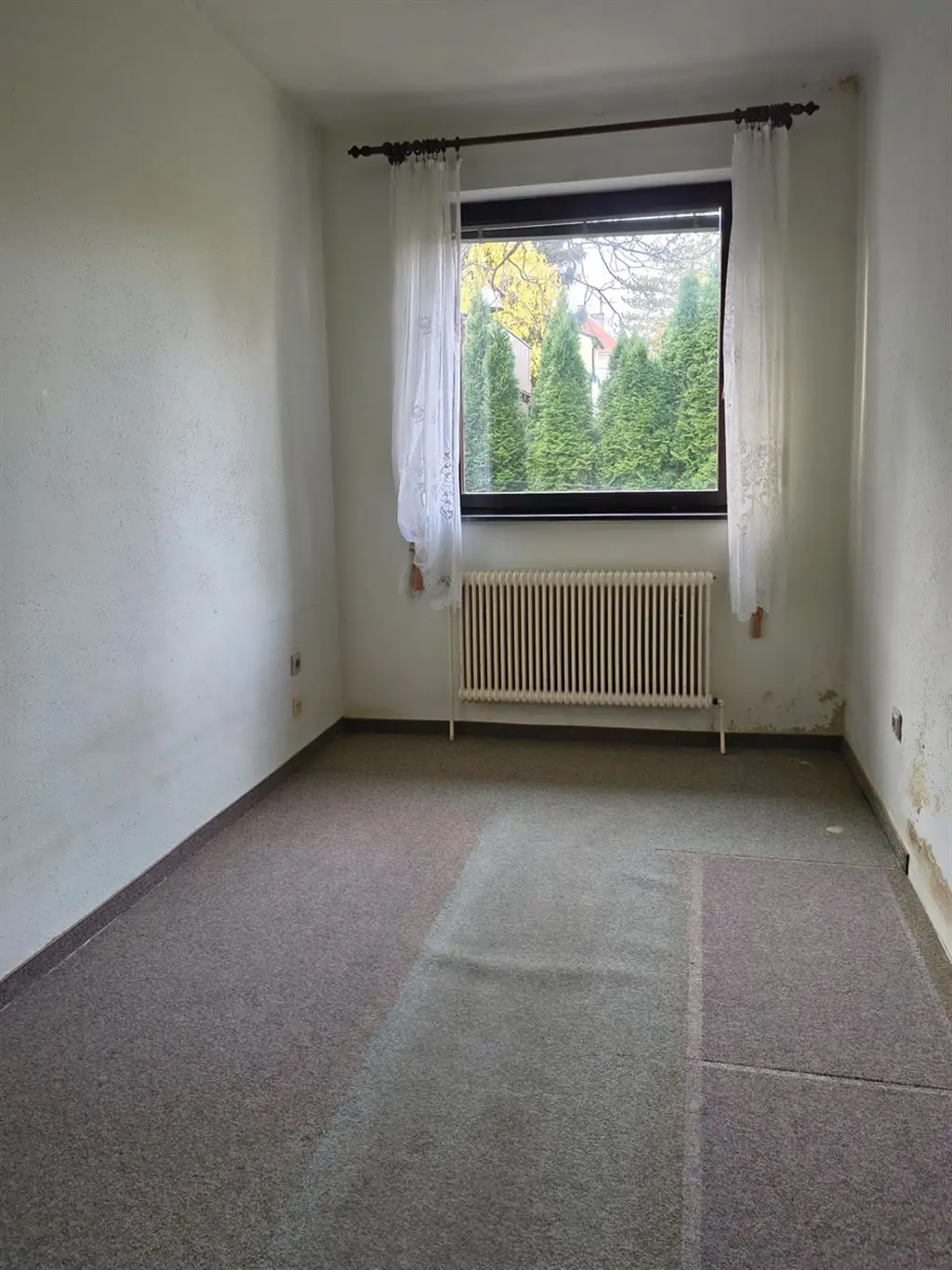 2380 Perchtoldsdorf/Nähe Wiener Stadtgrenze: Einfamilienhaus - Ruhig gelegenes, sonniges 1020m² Grundstück mit hohem Potenzial
