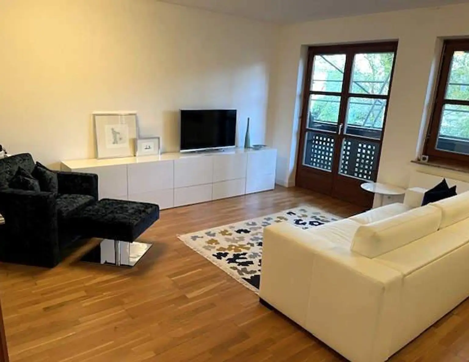Salzburg Riedenburg: Oase der Ruhe 33,64 qm Garconniere mit 5 qm Balkon, sonnig, inklusive Tiefgarage