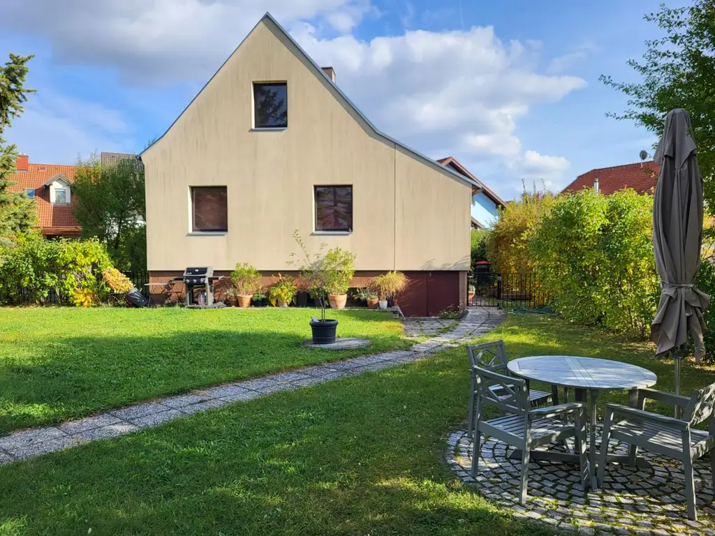 GEMÜTLICHES EINFAMILIENHAUS IN RUHIGER SIEDLUNGSLAGE