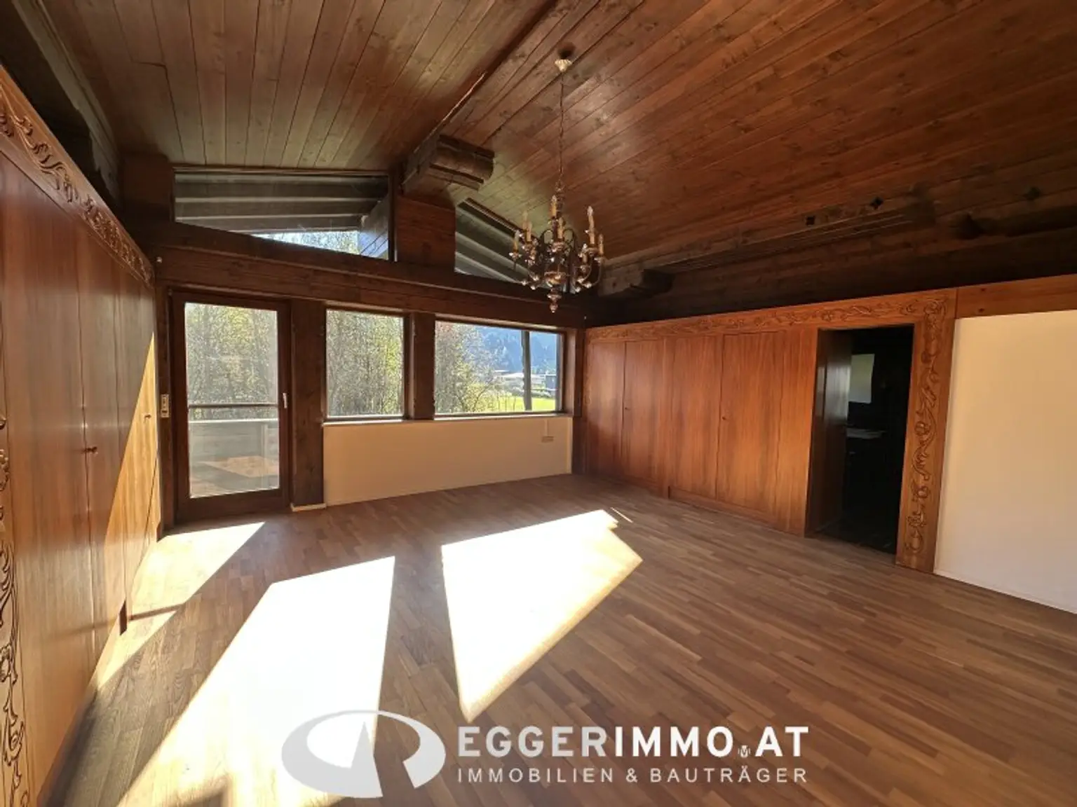 Spacious Detached House with Garconniere in Country House Style with Large Garden for Rent