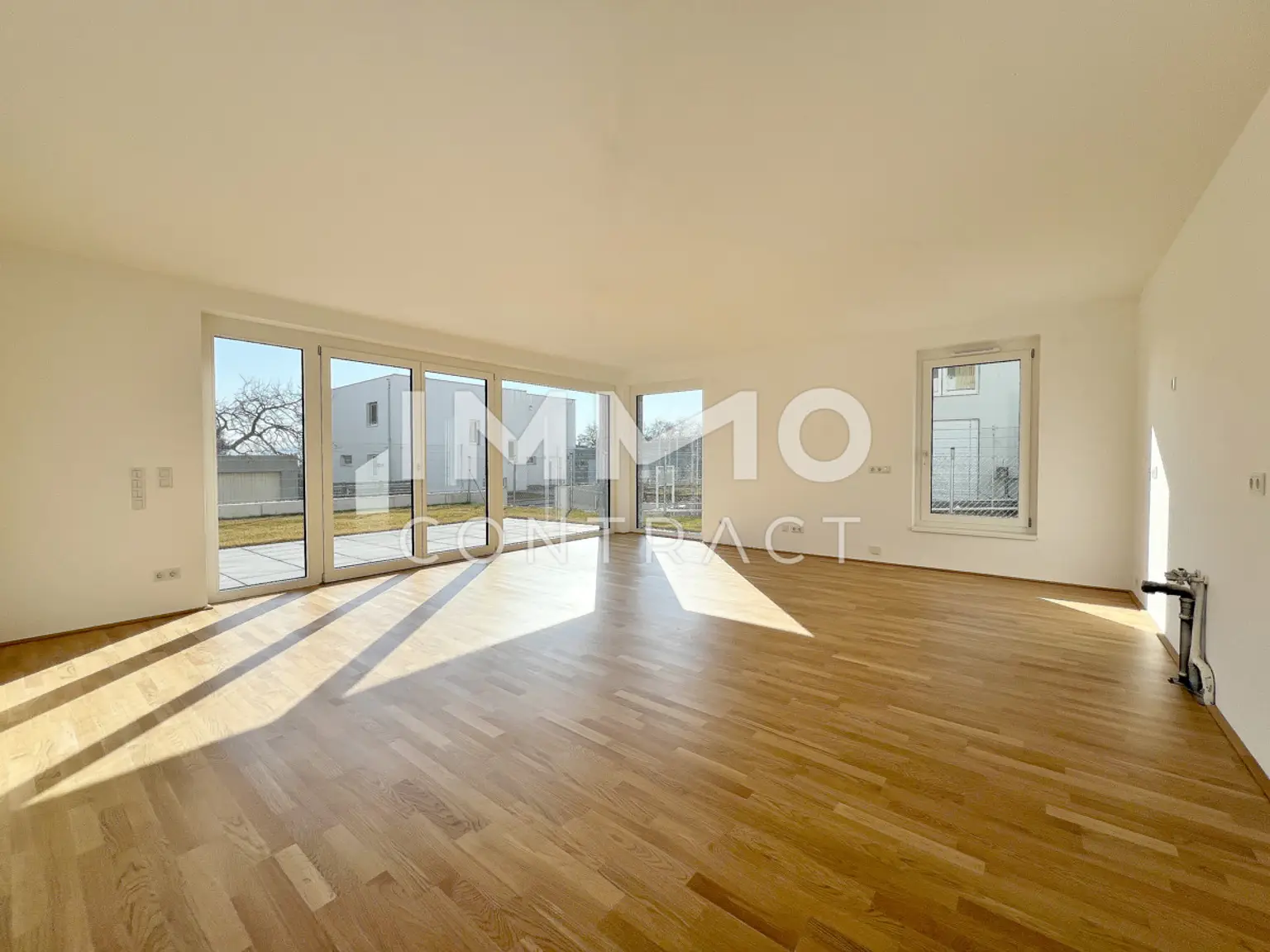 KREMSER WOHNDOMIZIL
4Zi- 109qm- Gartenwohnung, Lift, 
Tiefgarage, in beliebter Grünruhelage