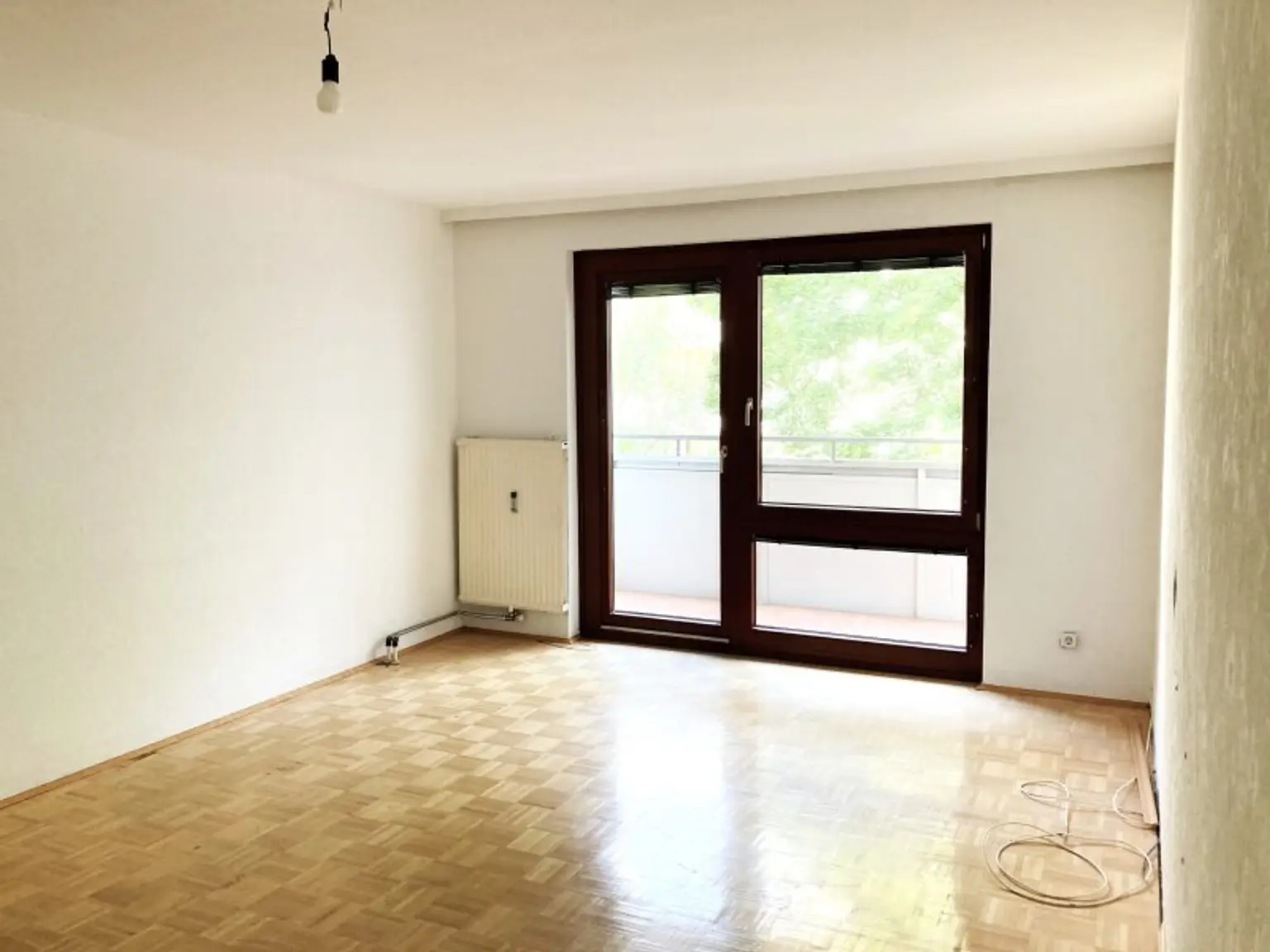 BLICK INS GRÜNE - 2 Zimmer mit Loggia direkt bei der U6
