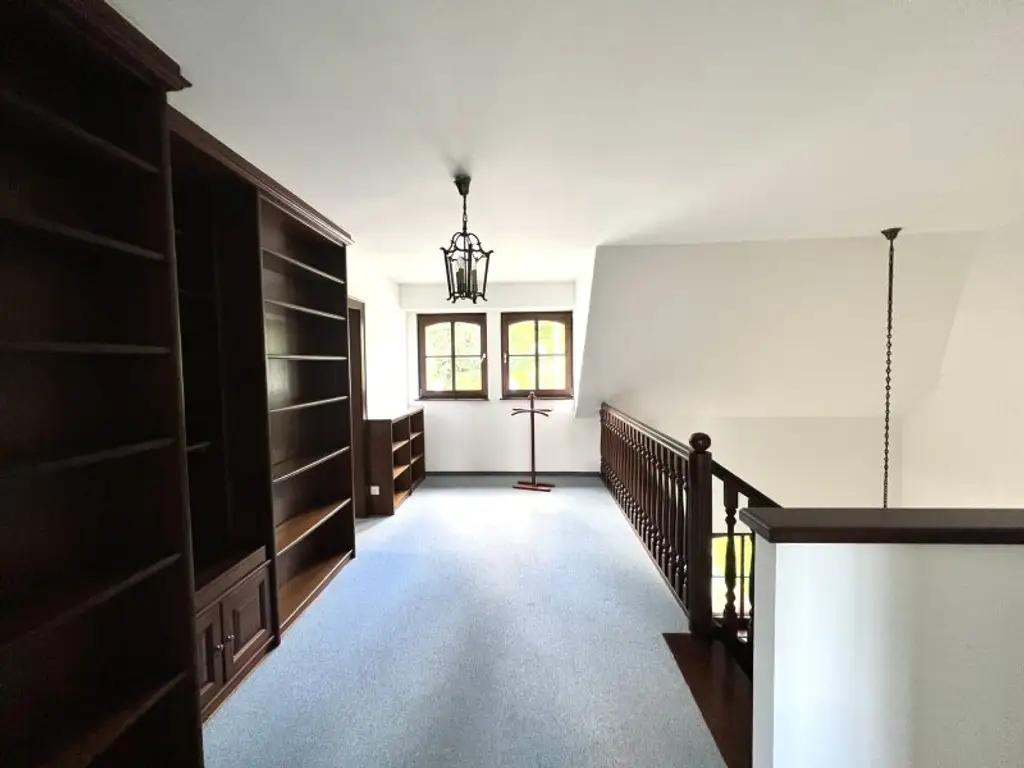 Rarität (!) Großzügige Villa in Badener Bestlage am Mitterberg mit prächtigem Garten - zentrumsnahe (!)