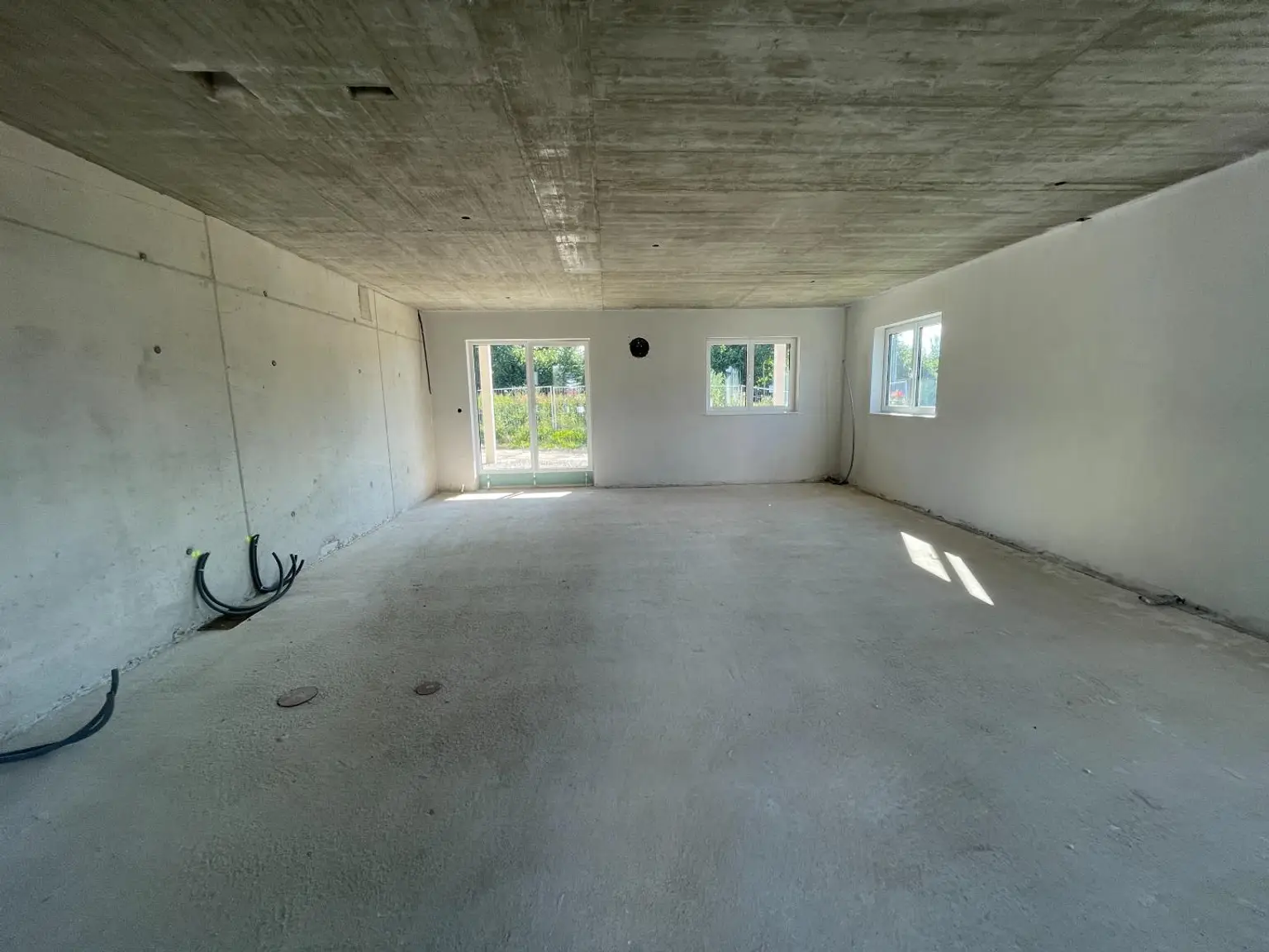 Sonnige und barrierefreie 3-Zimmer Wohnung mit großzügiger Terrasse und XXL Gartenanteil zum kleinen Preis (Top 05)