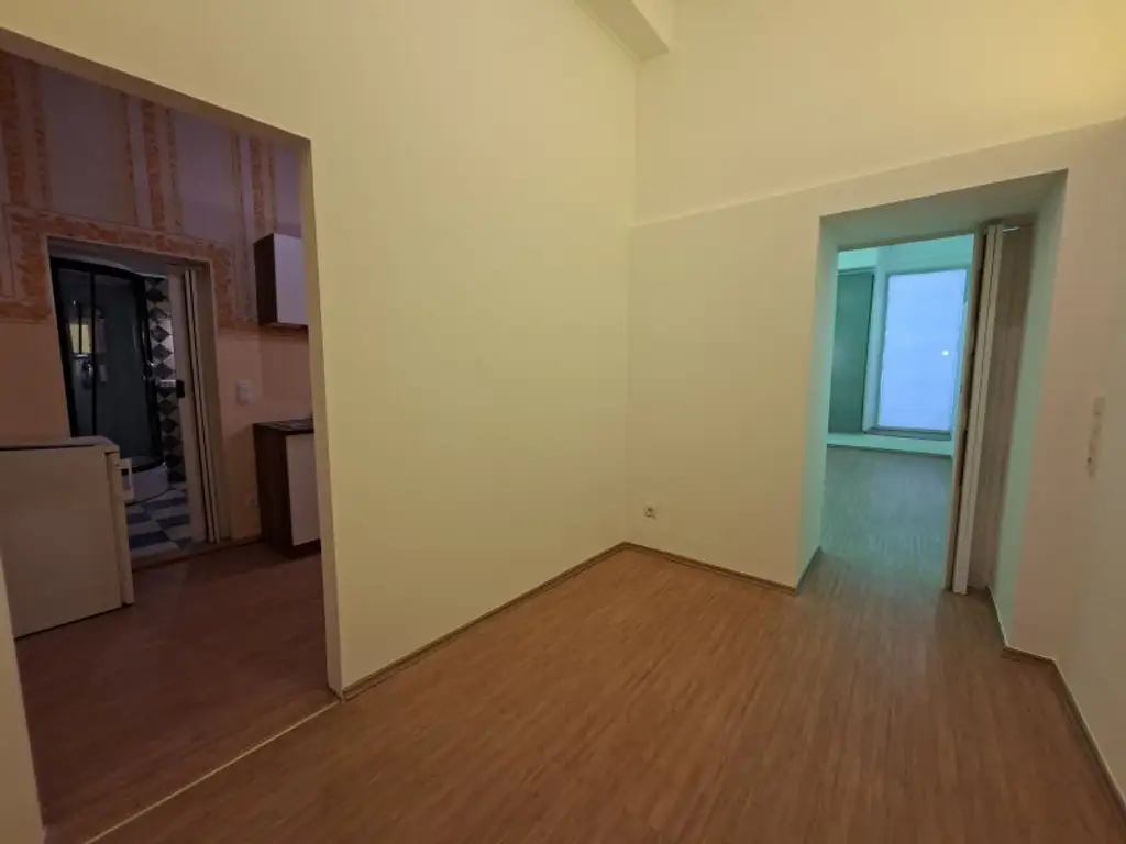 Büro mit Gasseneingang/ Meidling