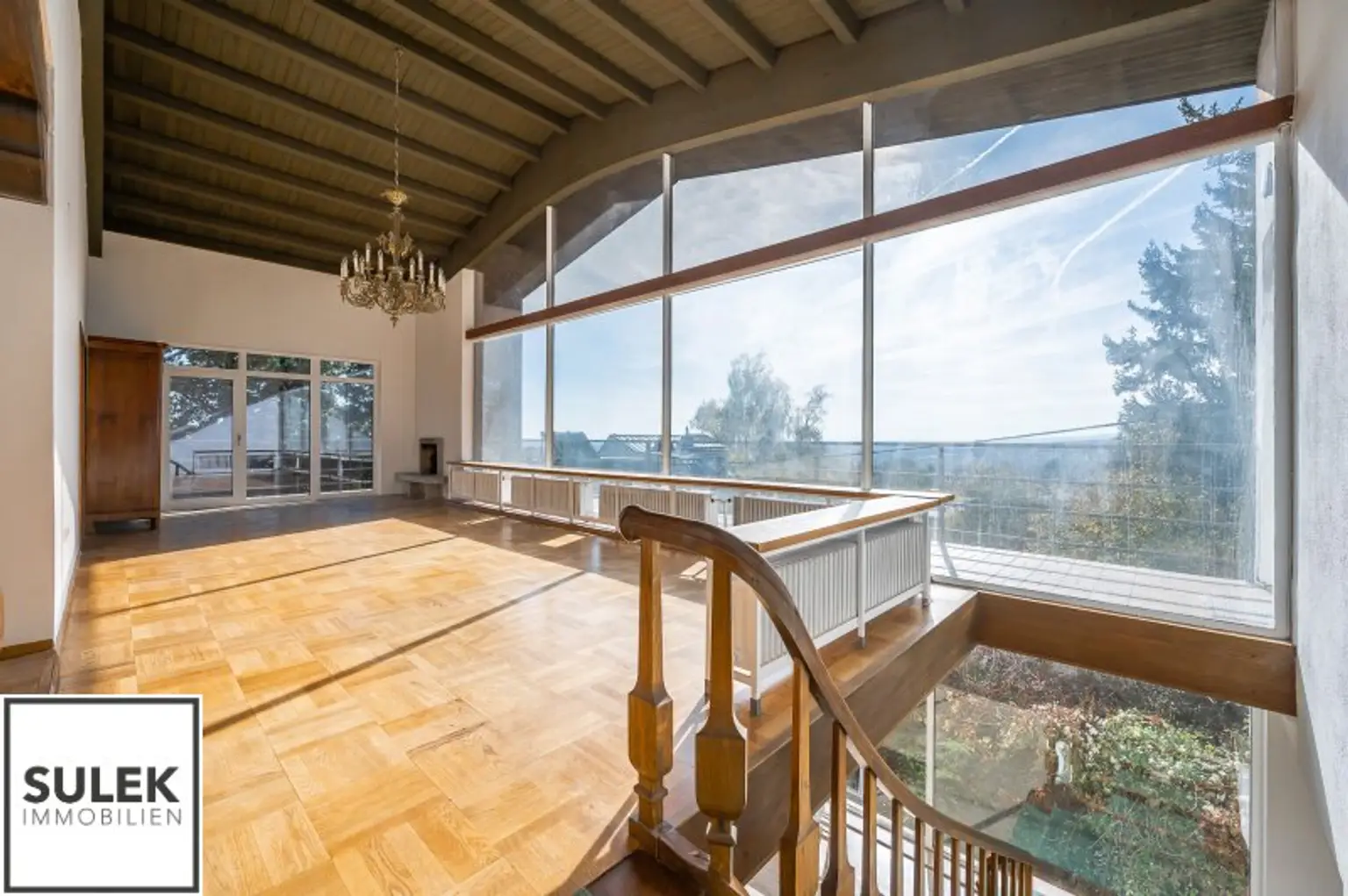Erstbezug nach Sanierung: Großes Einfamilienhaus in einzigartiger Lage mit Weitblick und vielen Zimmern, Blick ins Grüne und in absoluter Ruhelage