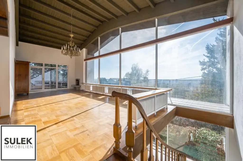 Erstbezug nach Sanierung: Großes Einfamilienhaus in einzigartiger Lage mit Weitblick und vielen Zimmern, Blick ins Grüne und in absoluter Ruhelage